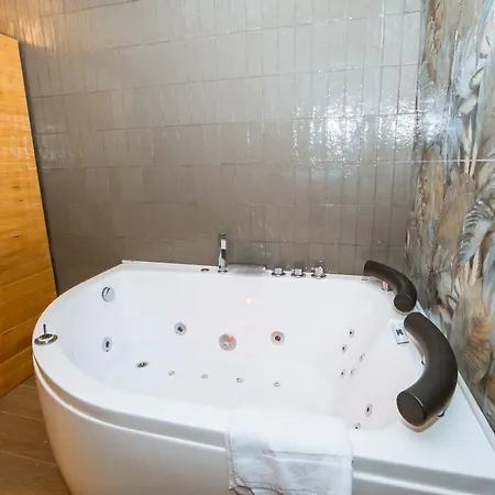 アパート La Corte Terrace&spa バーリ